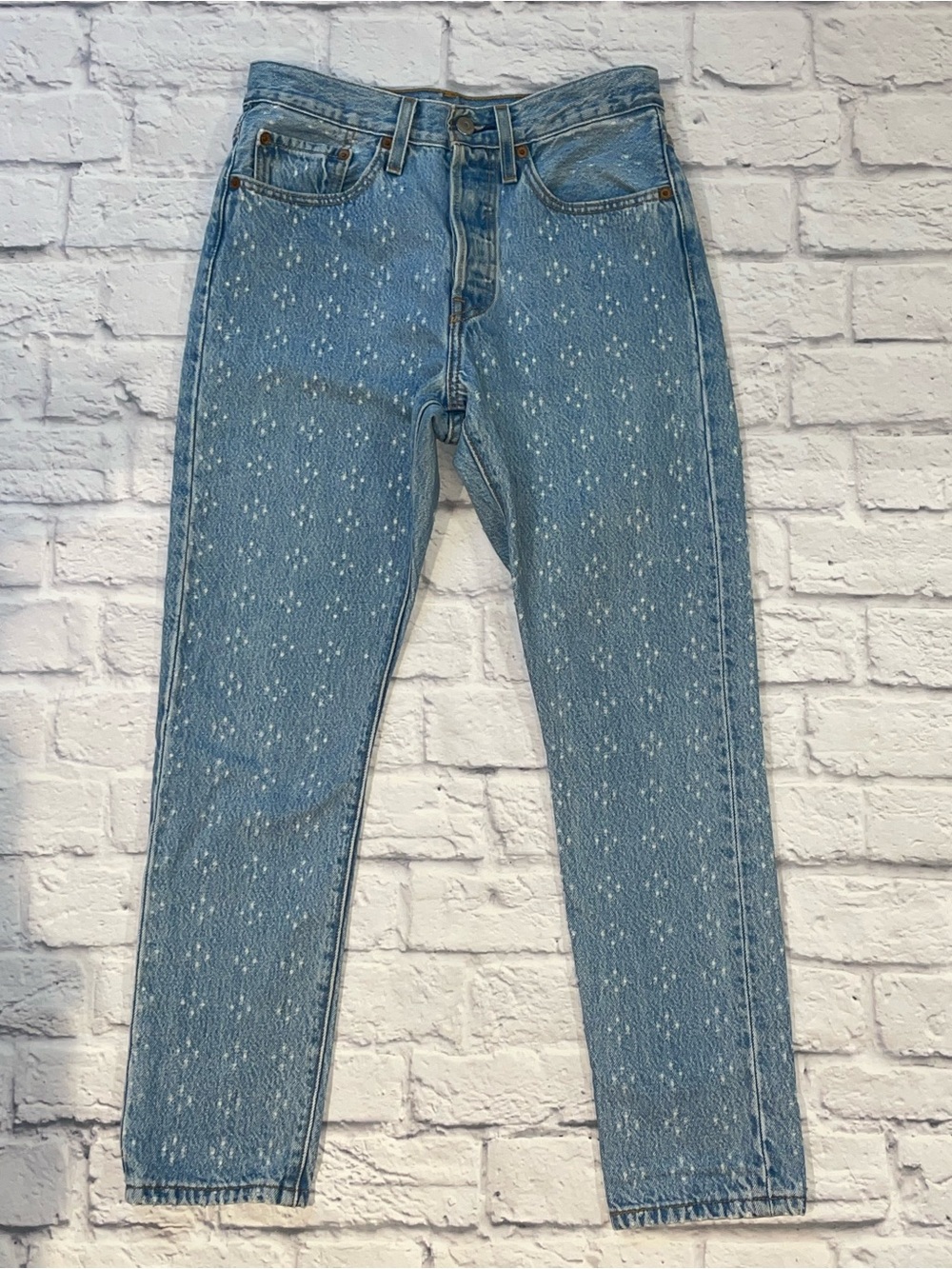 Levi’s 501® Skinny Women's Jeans - Light Wash. Textured Print. Size 27